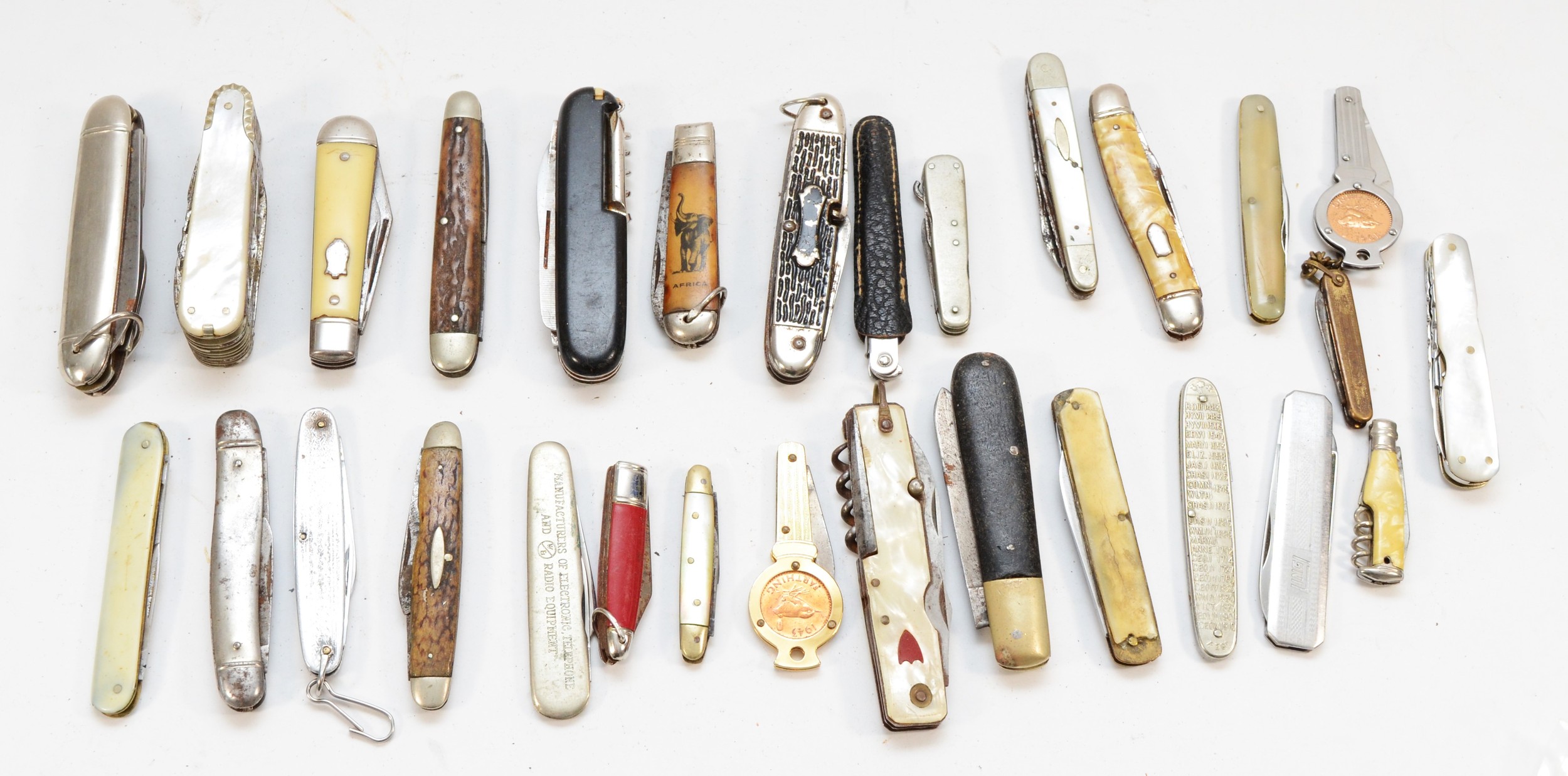 A large collection of mid 20th century and later pocket penknives.