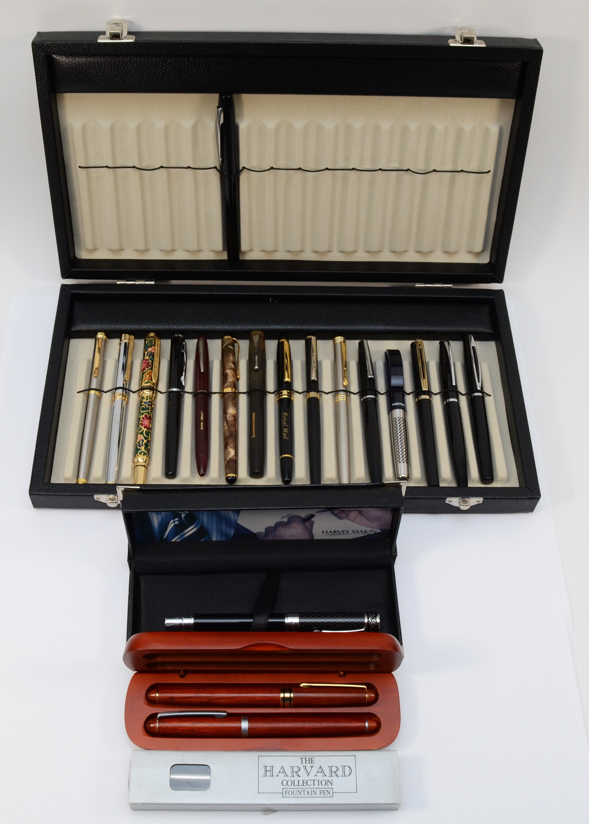 A collection of twenty fountain pens, various makes, mainly un-named, together with a 30 fountain