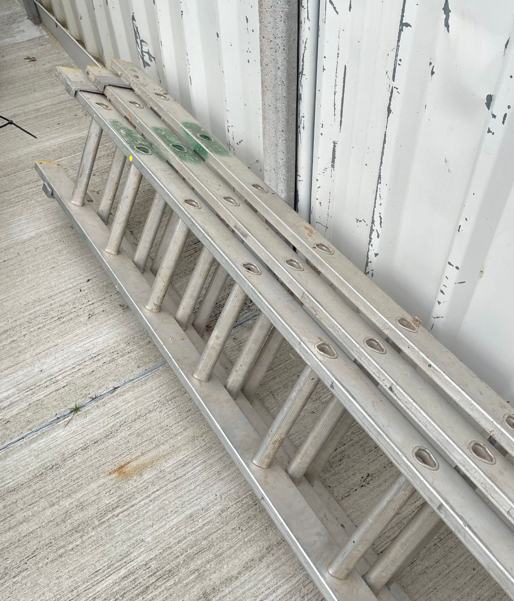 Light trade aluminium extending Ladders. - Image 2 of 4