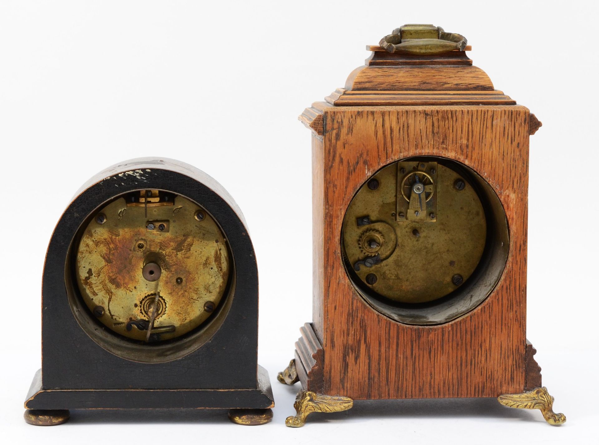 A 1930s mantel clock, having manual wind movement with gilt circular dial in black lacquered - Image 3 of 4