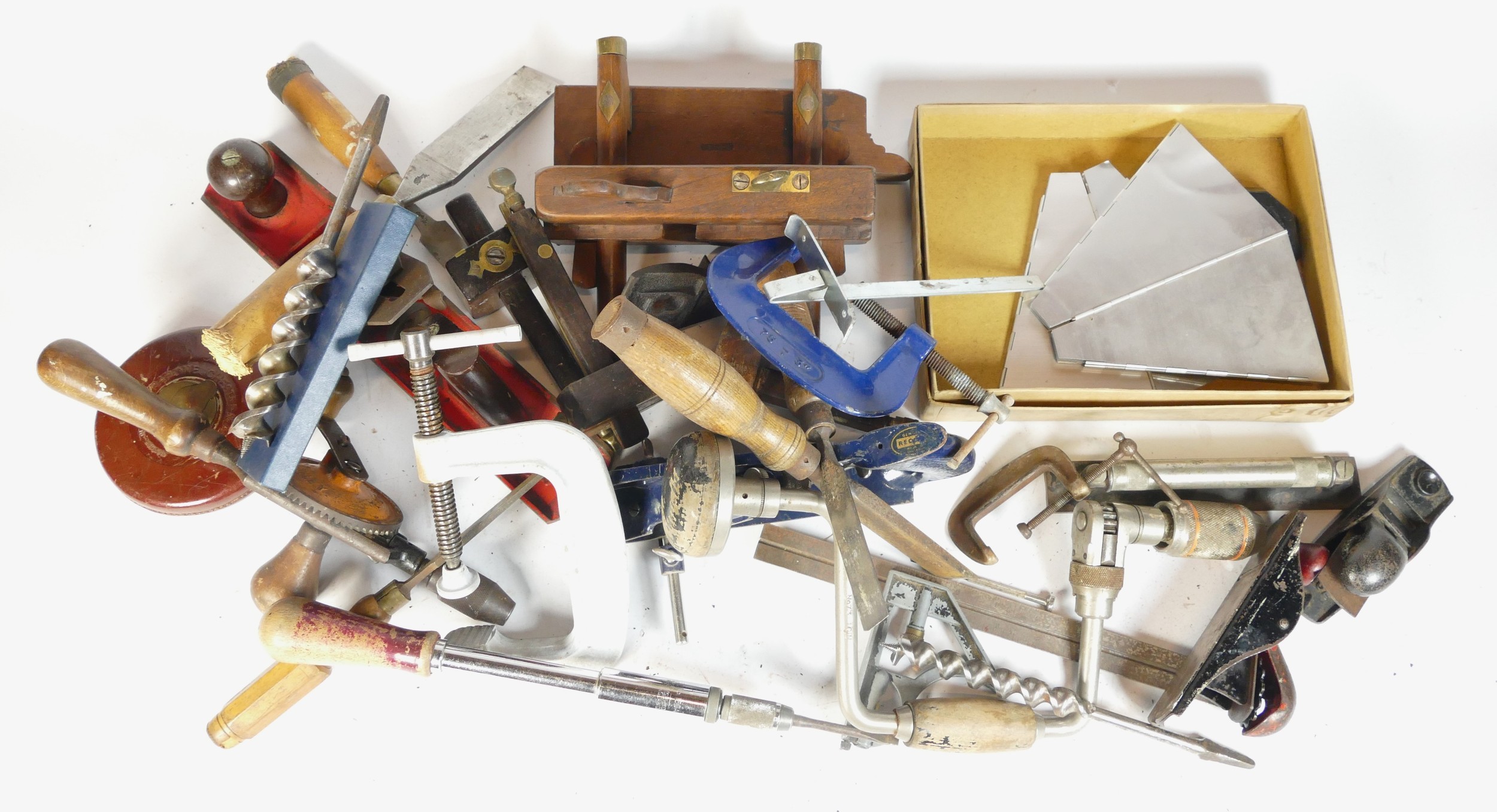 A collection of early 20th century and later carpenters hand tools in three boxes. (3) - Image 3 of 3