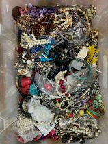 Approximately 10kg of costume jewellery.