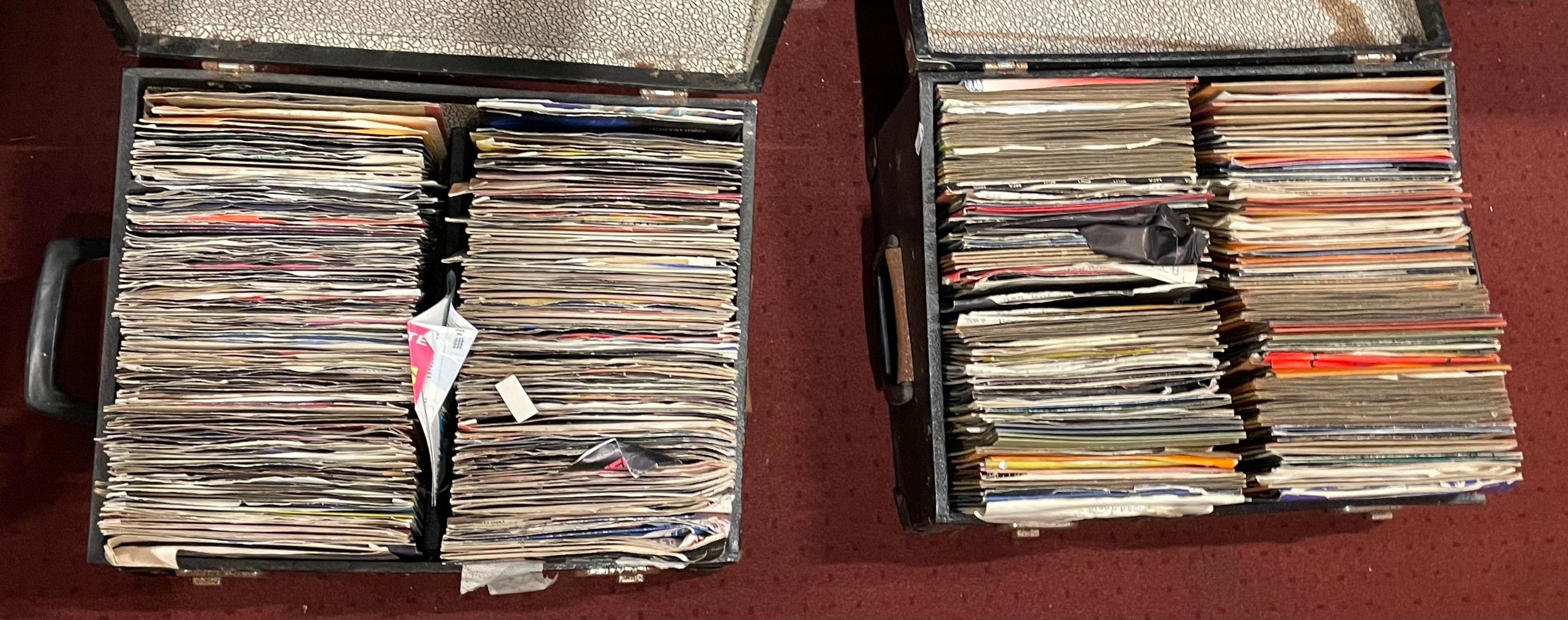 A substantial collection of vinyl records, comprising over three hundred 45rpm singles and over - Image 4 of 4