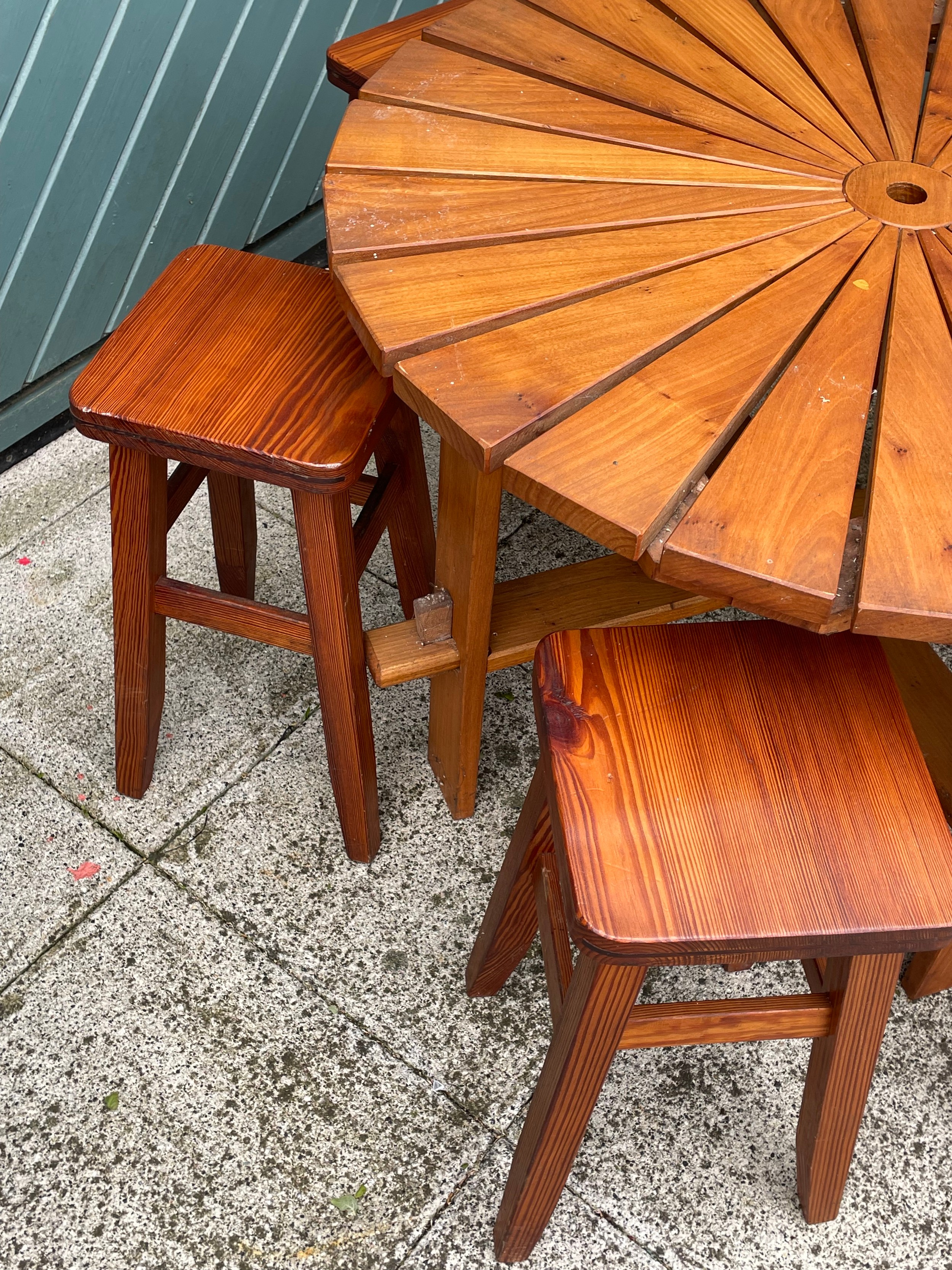 A child's pine garden table, 90cm diameter with six matching pine stools and a drum BBQ. - Bild 2 aus 4