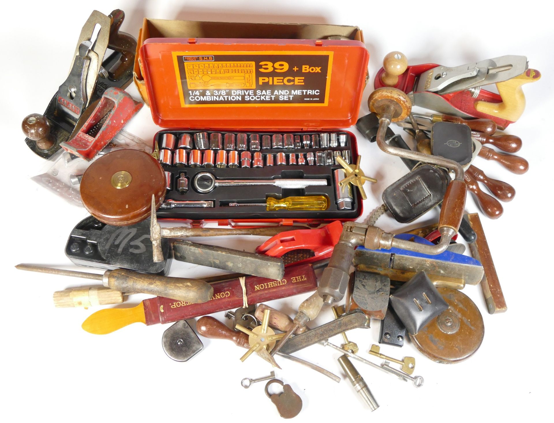 A collection of early 20th century and later carpenters hand tools in three boxes. (3)