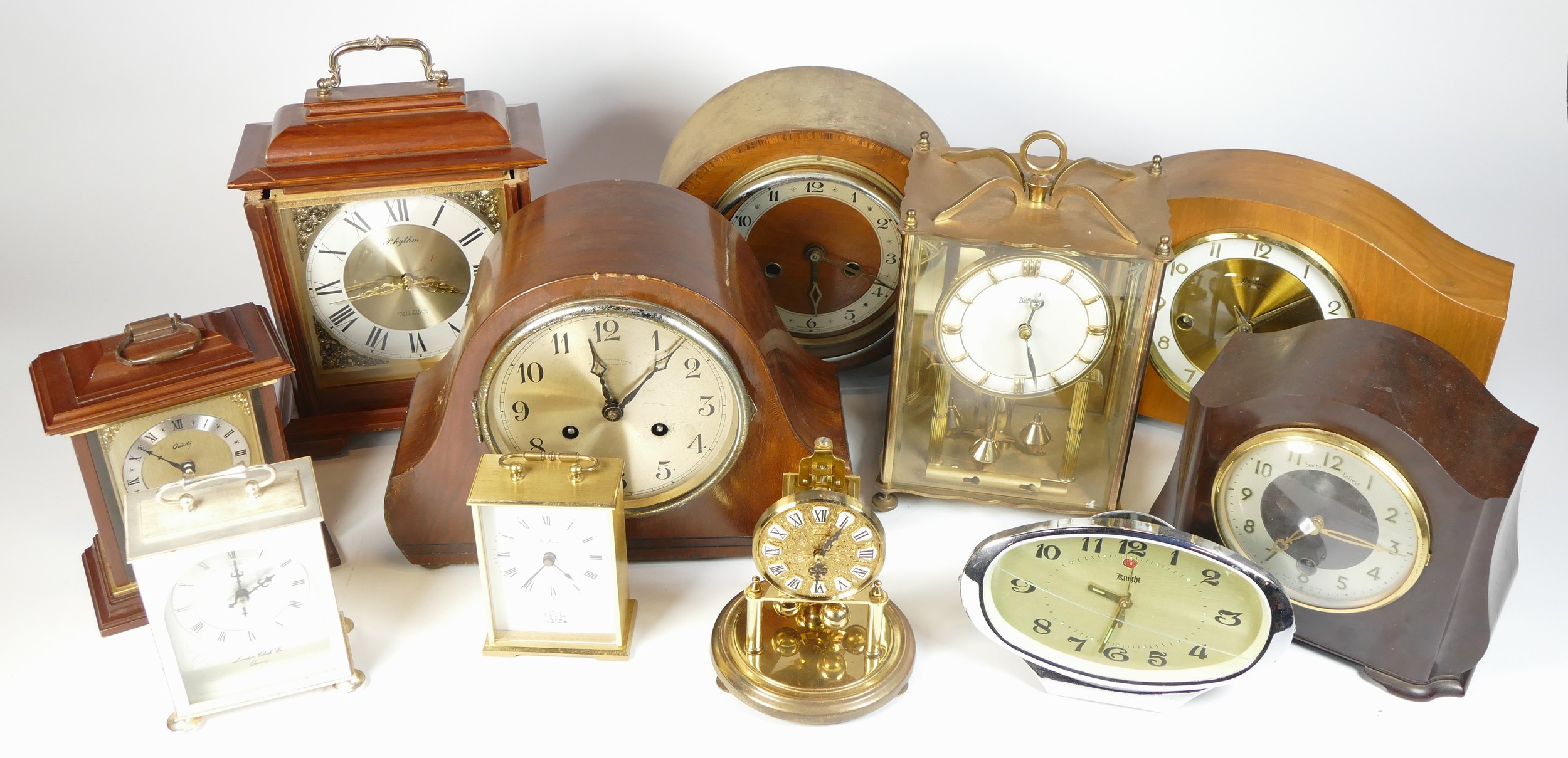 A collection of mid 20th century and later mantel clocks, alarm clocks and barometers in three - Image 3 of 3