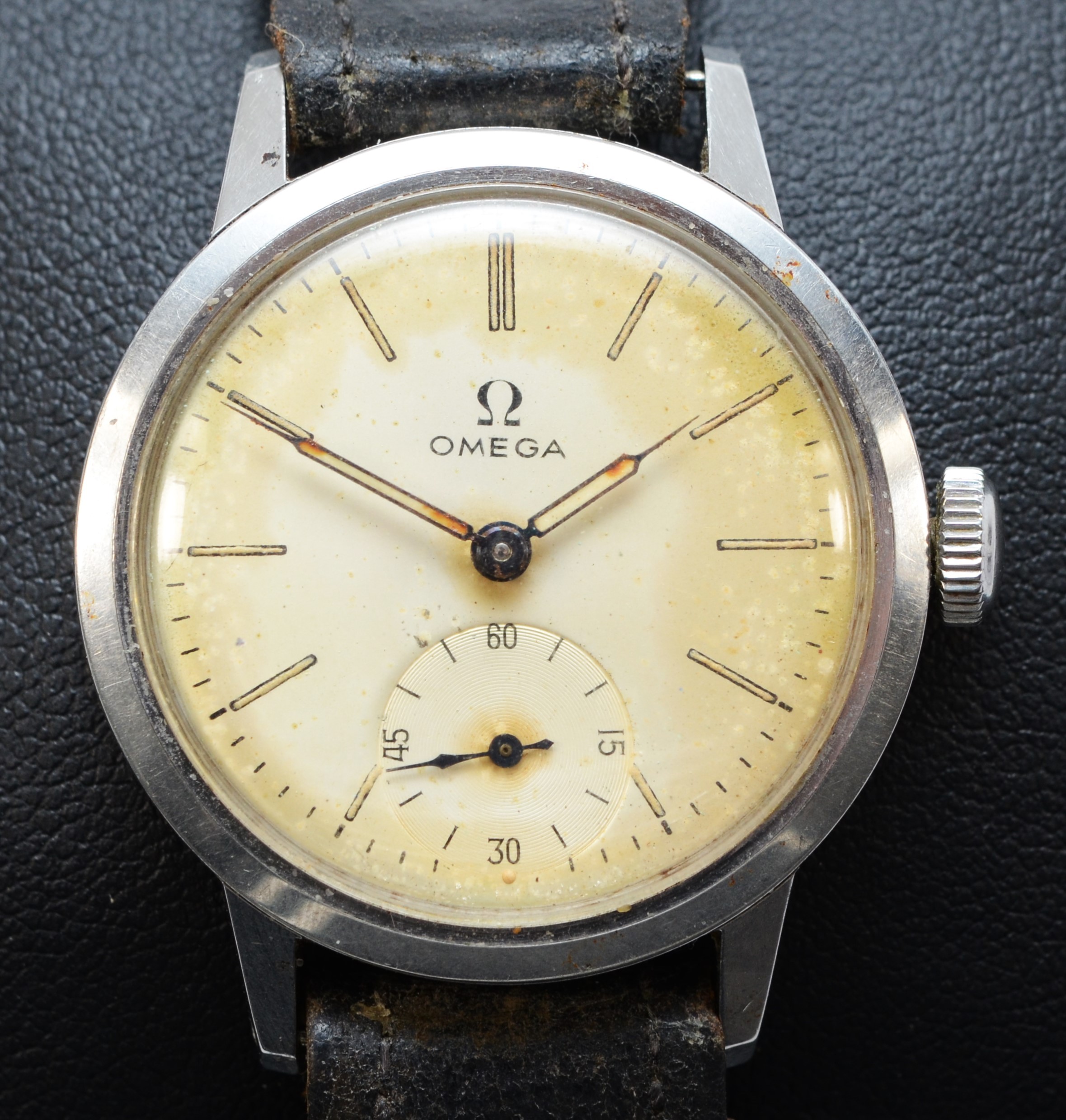 Omega WWII era stainless steel manual wind gentleman's wristwatch, c. 1939, ref 2165/1, 26.5T3 PC 15