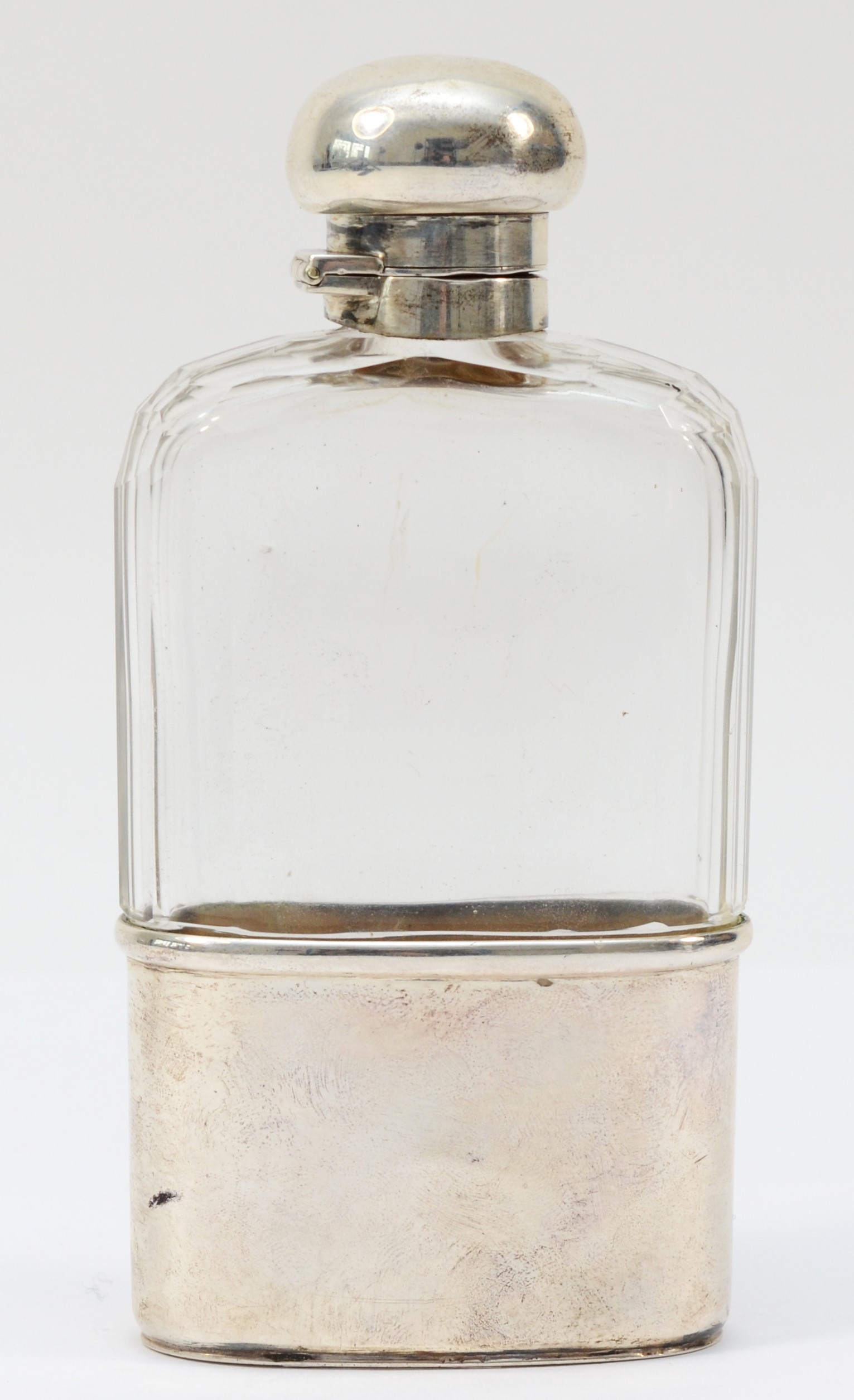 A silver and glass hip flask, by Mappin & Webb, London 1910, with bayonet cap and pull off base, - Image 4 of 5