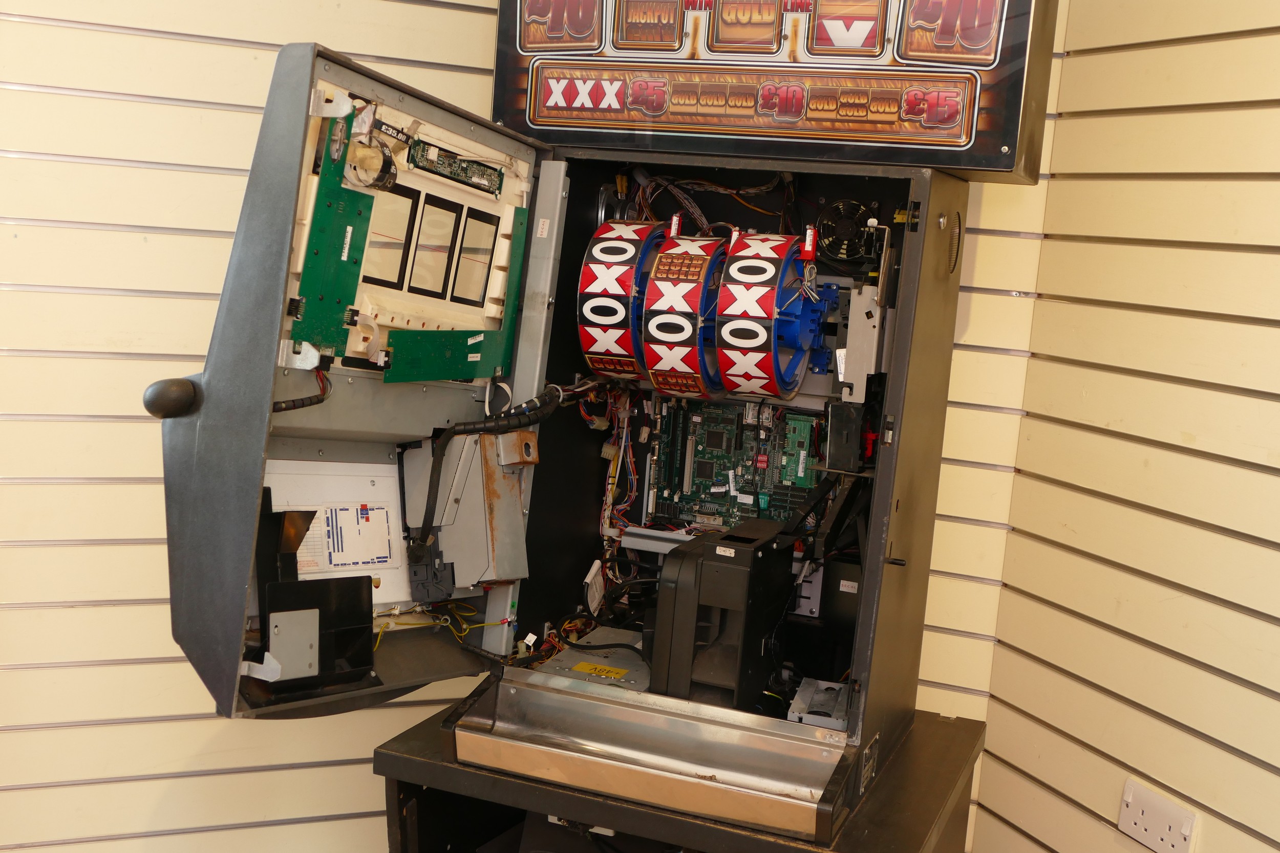 Pure Gold, a category C gaming machine, recently retired from service, 75 × 62 × 220 cm. Does not - Image 4 of 5