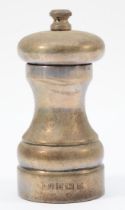 A silver pepper grinder, Birmingham 1996, with Peter Piper Peppermill fittings, 10cm