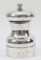 A silver salt grinder, London 1985, with Peter Piper Super Saltmill fittings, 10.5cm