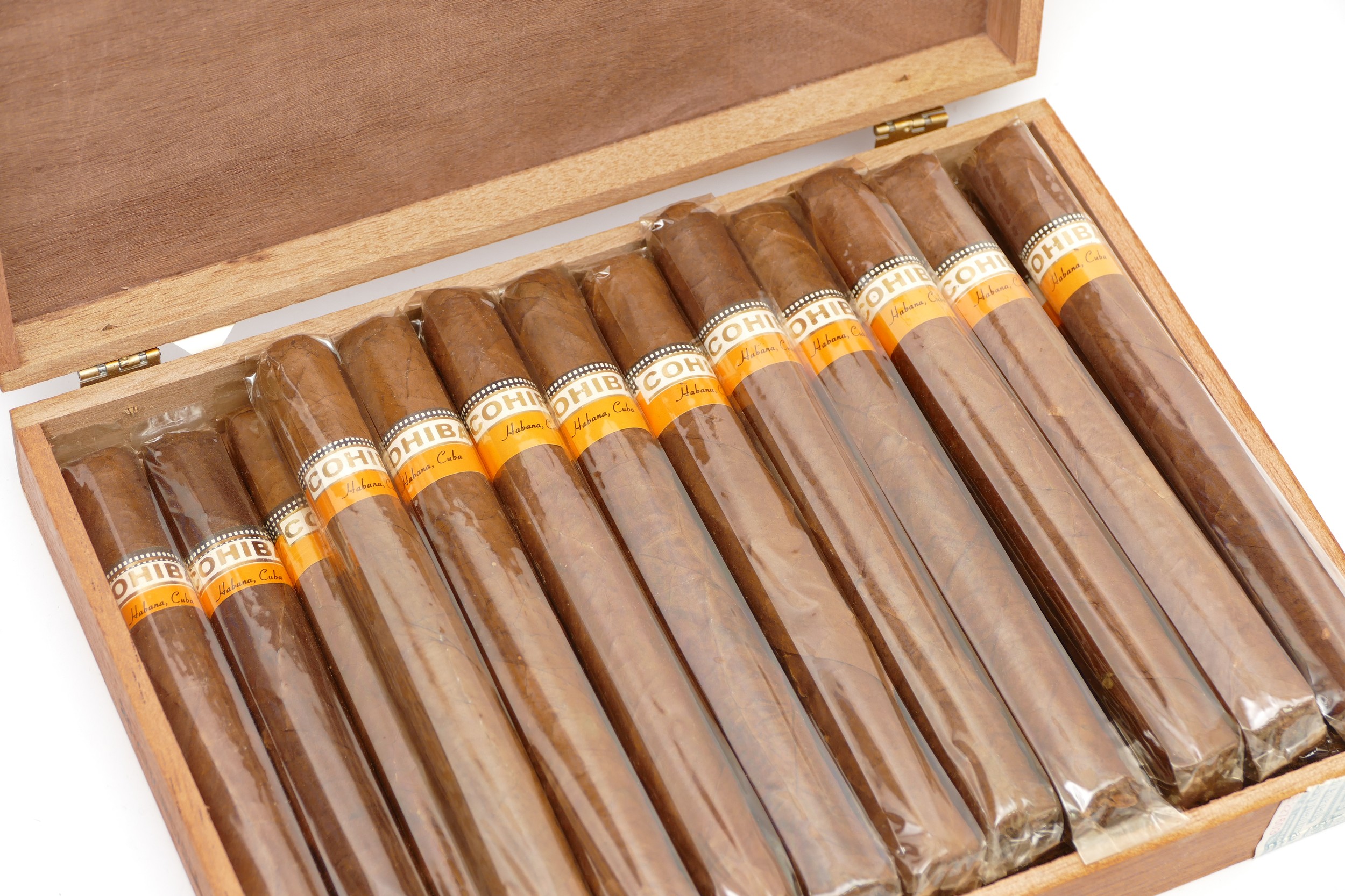 *** WITHDRAWN FROM AUCTION *** Cohiba, twenty three cigars in a wooden case, serial number AE227603 - Image 2 of 4
