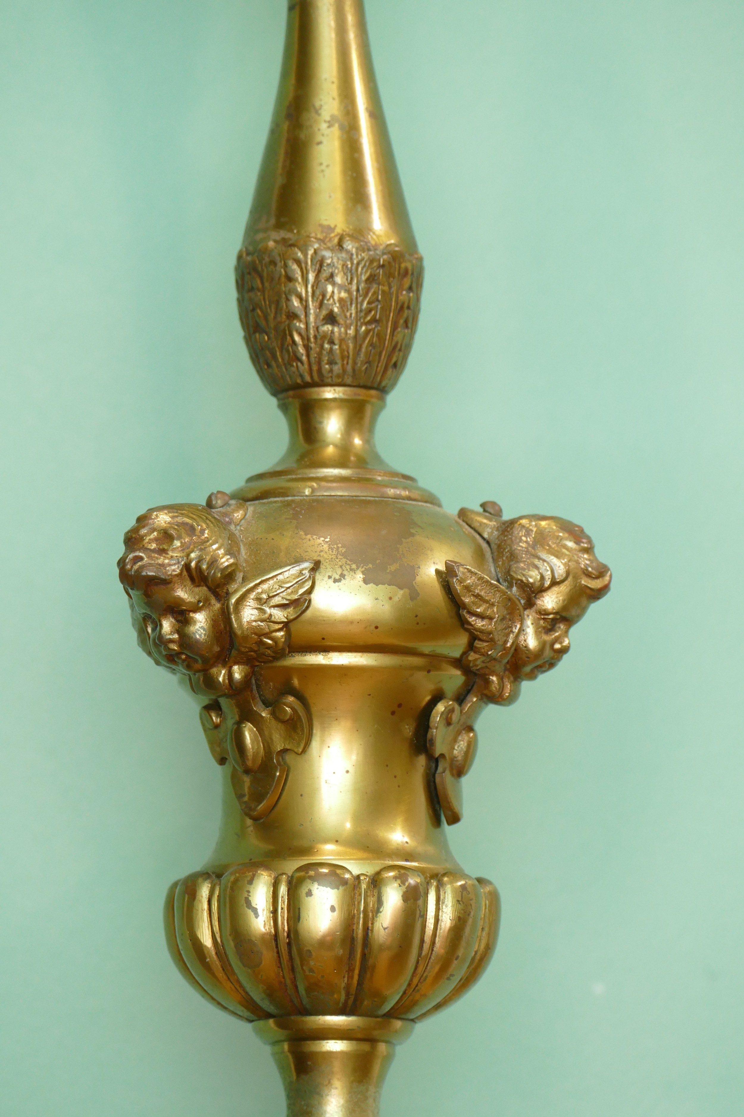 A Louis XV style gilt brass floor standing lamp, having four branch fittings, turned column with - Image 3 of 4