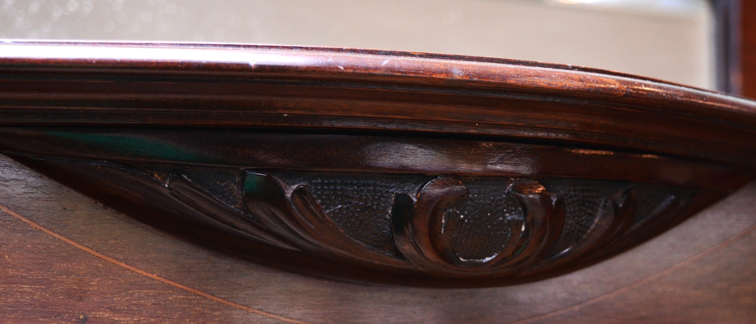Edwardian inlaid mahogany display cabinet, the central arched mirror plate within a carved scroll - Image 4 of 5