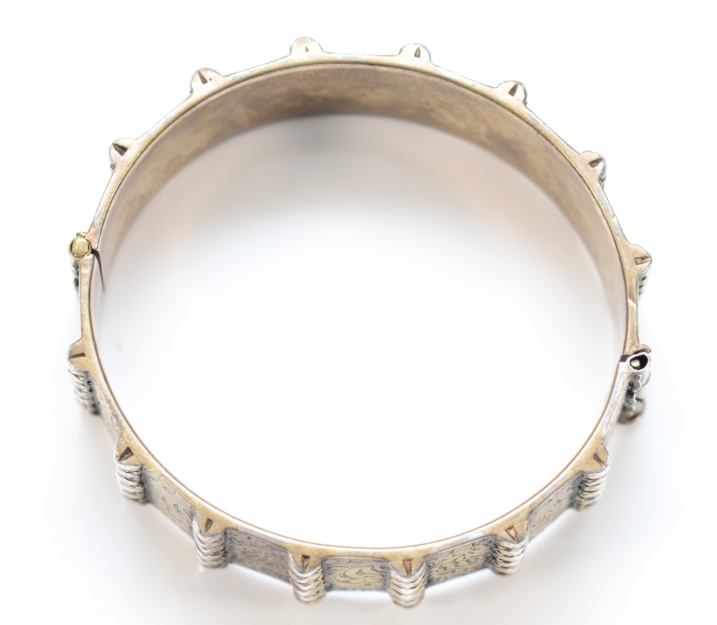 A heavy unmarked silver gilt hinged bangle, with slide clasp, 58 x 53mm, 90gm - Image 2 of 2