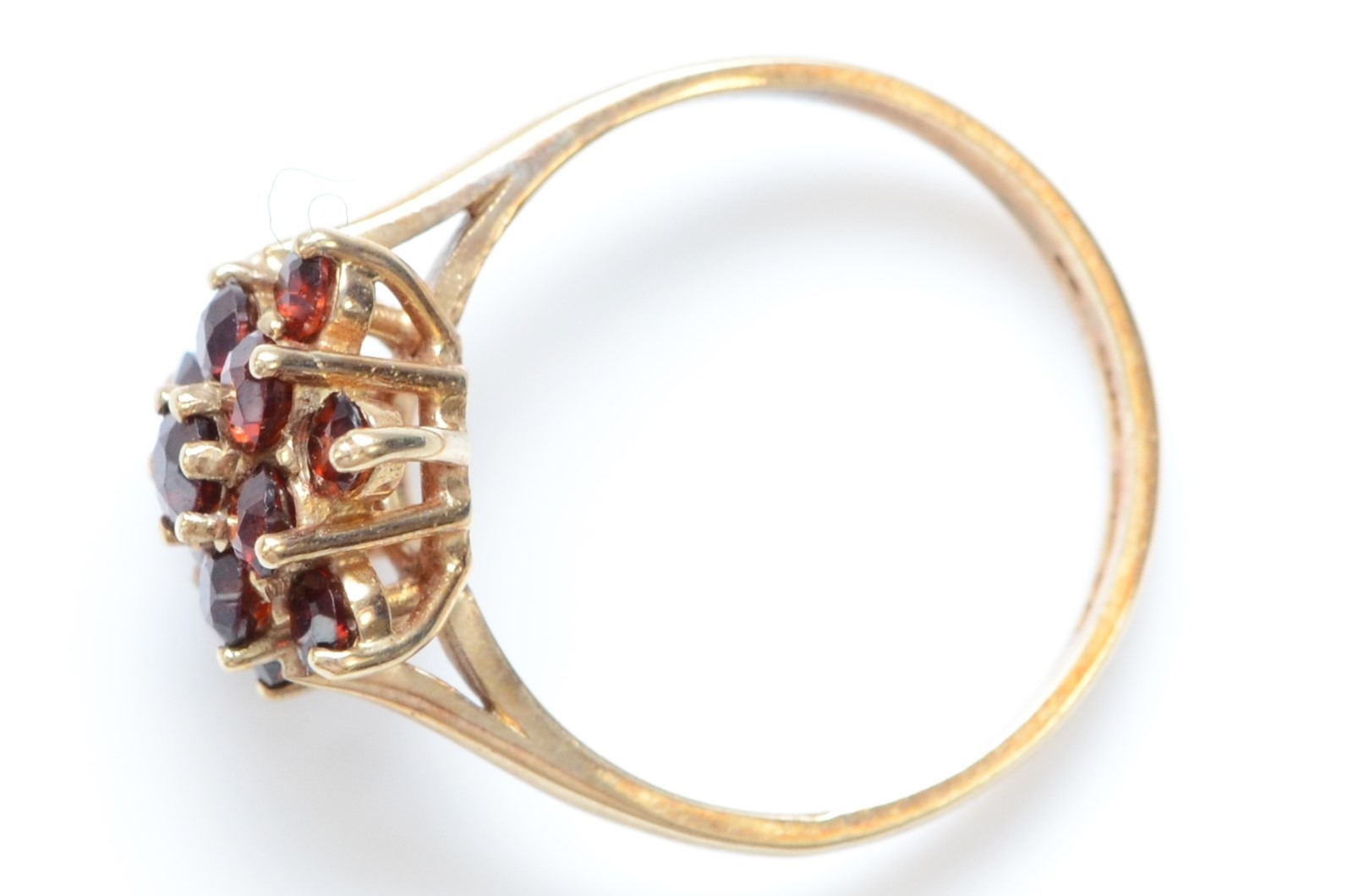 A 9ct gold and garnet cluster ring, L, 2.4gm. - Image 2 of 2