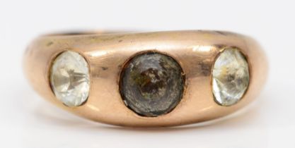 A Victorian 9ct rose gold three paste stone dress ring, Birmingham 1897, N-O, 1.9gm.