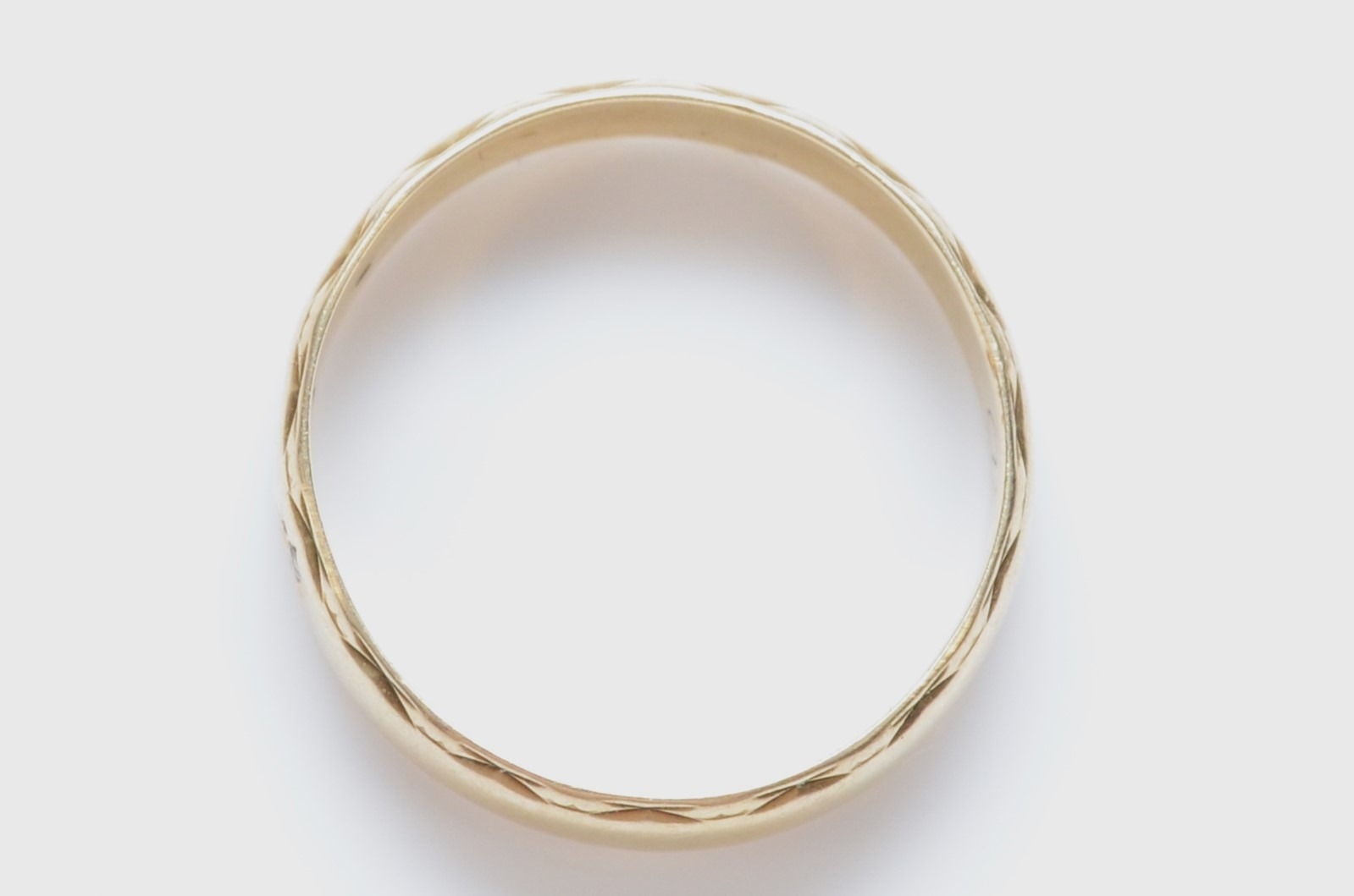 A 9ct gold Edwardian style diamond ring, K 1/2, 2.2gm - Image 2 of 2