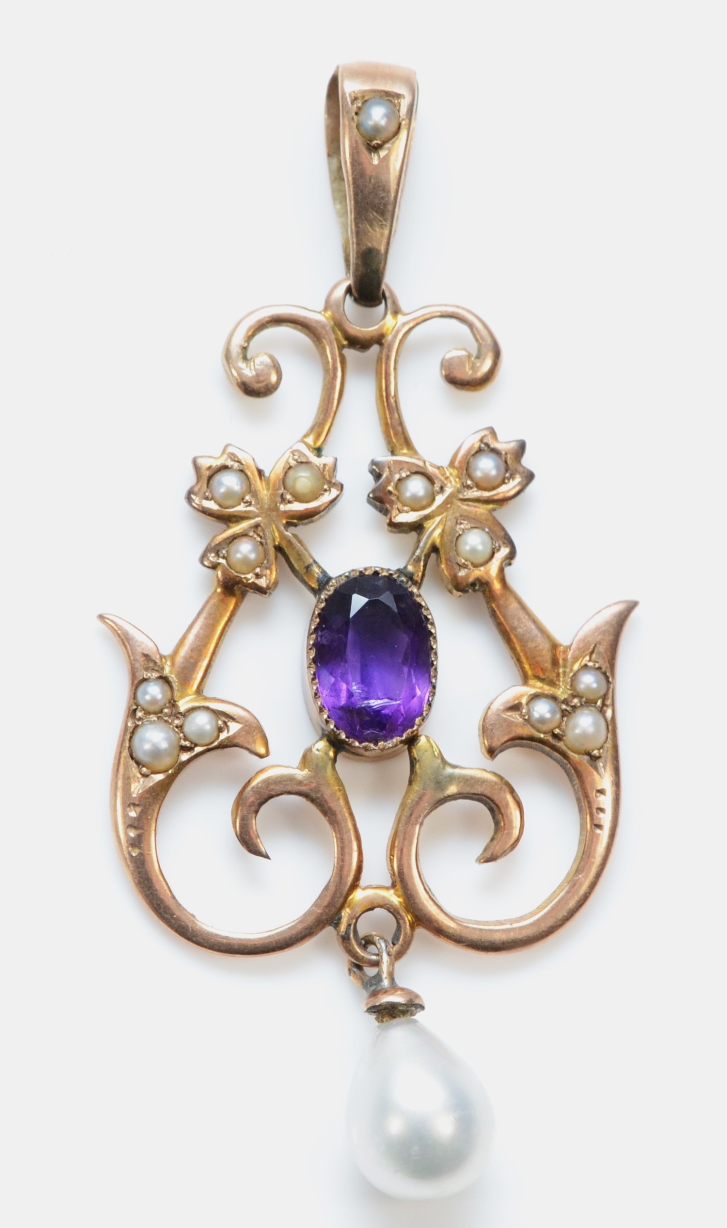 An unmarked rose gold amethyst, half pearl and imitation pearl pendant, 47mm, 3.3gm