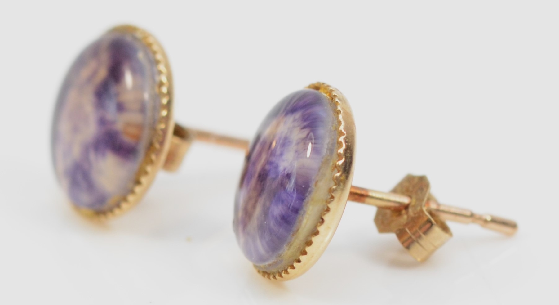 A pair of 9ct gold mounted Blue John ear studs, diameter 8mm - Image 2 of 2