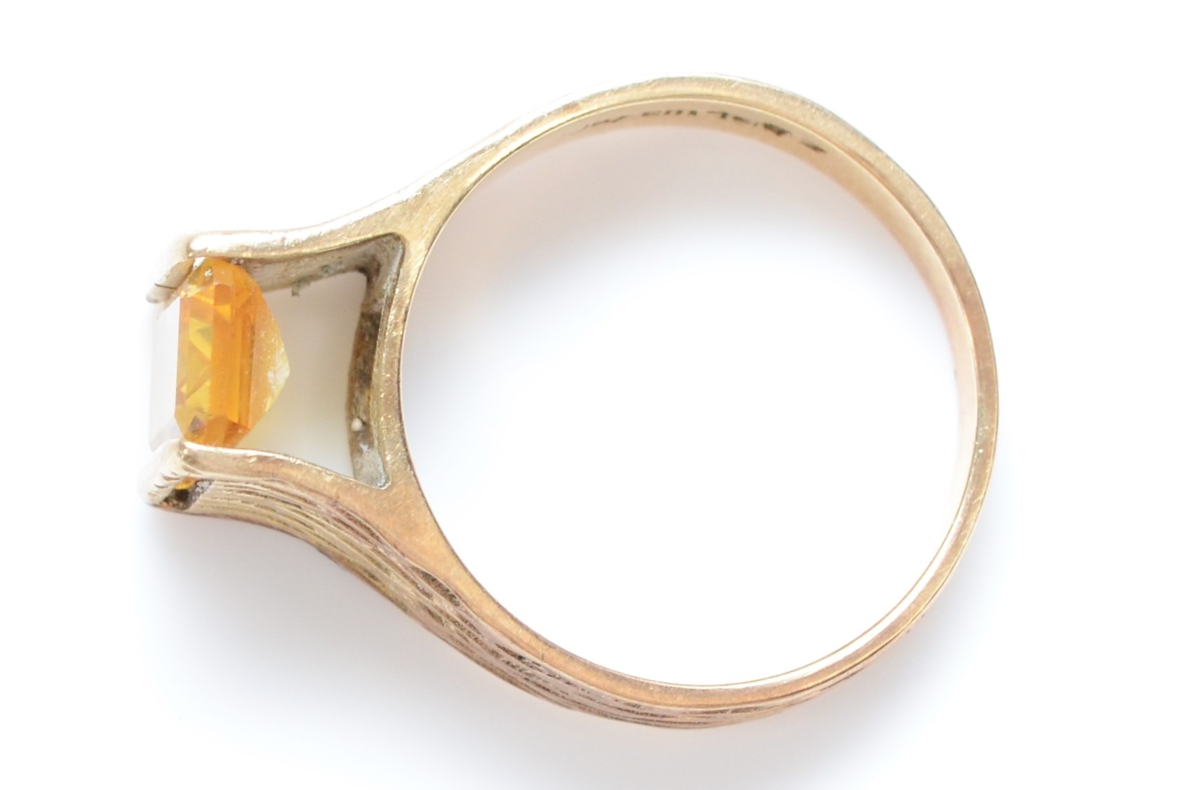 Jayem, South Africa, a vintage 9ct gold and citrine abstract ring, signed, bark finish shank, L 1/2, - Image 2 of 2