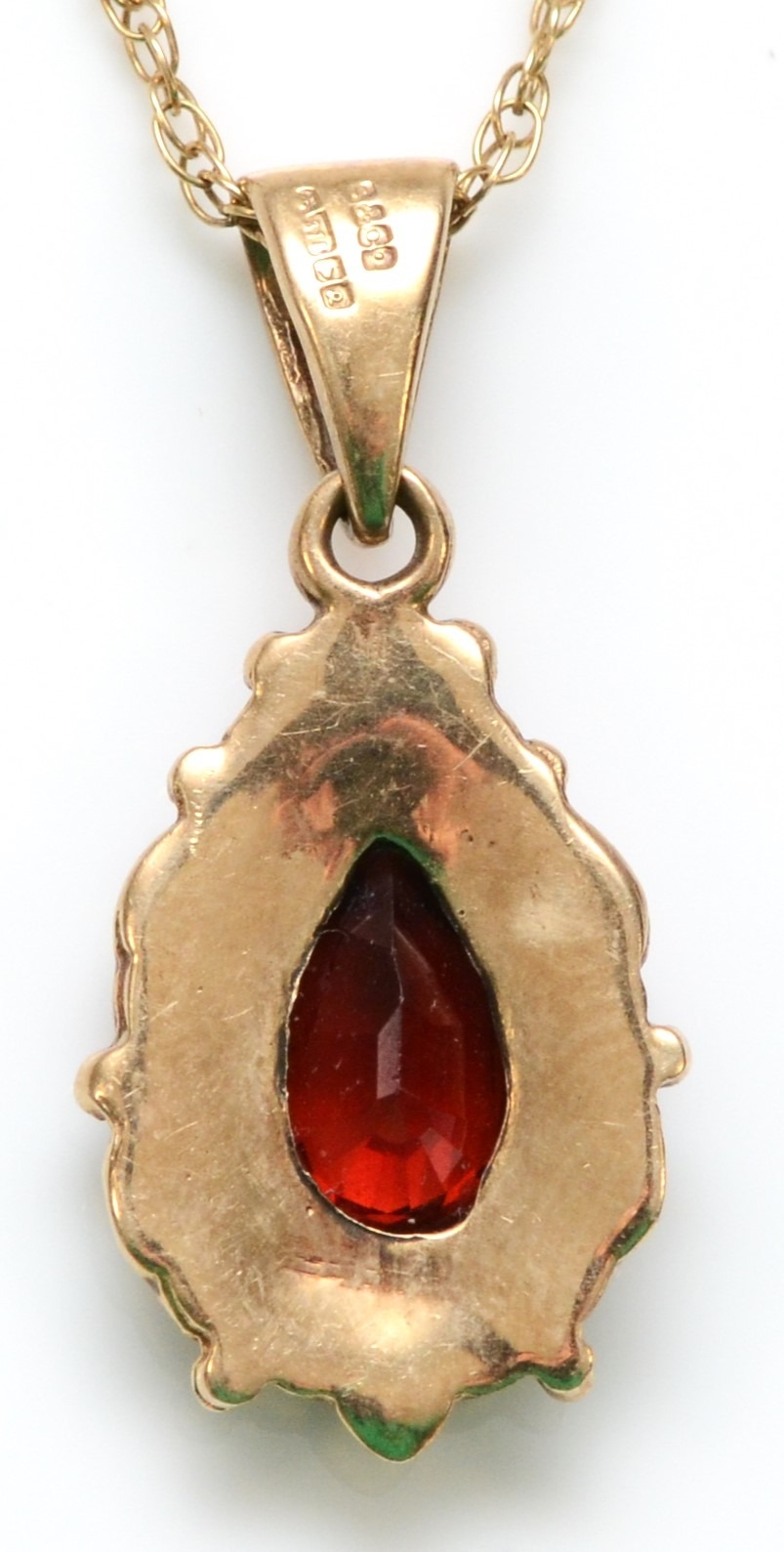 A Victorian style 9ct gold and garnet pear shape pendant 26mm overall, chain, 3gm - Bild 2 aus 2