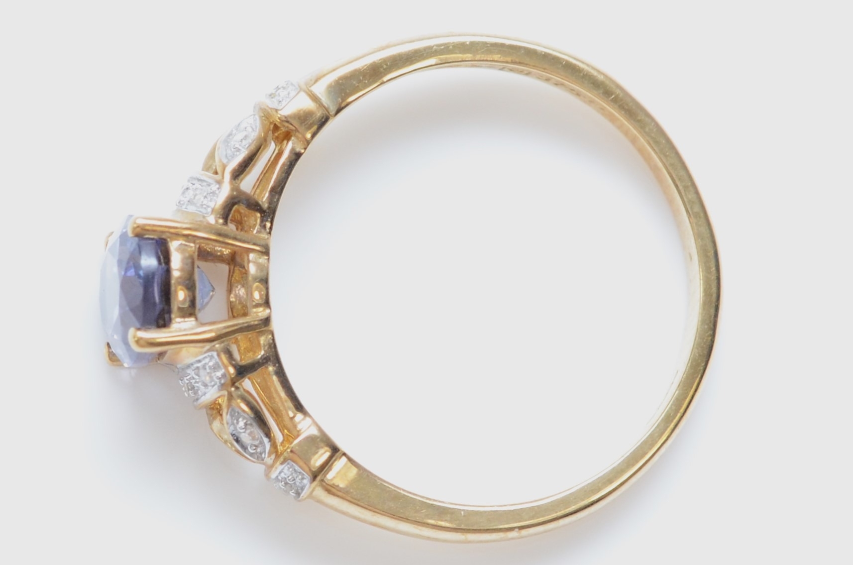 A 9ct gold iolite and diamond dress ring, O, 2.7gm - Image 2 of 2