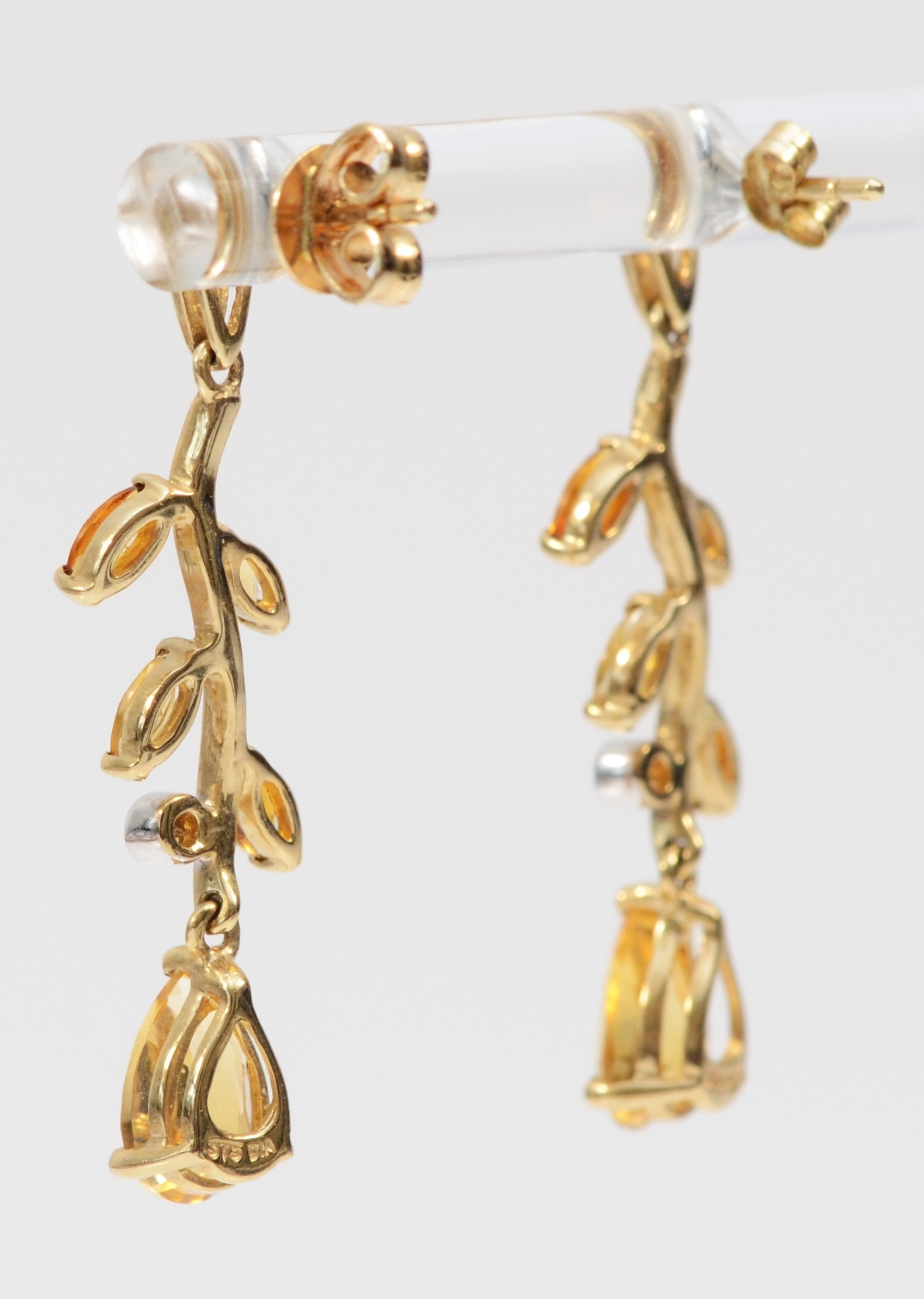 A 9ct gold citrine and brilliant cut diamond pair of ear pendants, 35mm, 3gm - Bild 2 aus 2