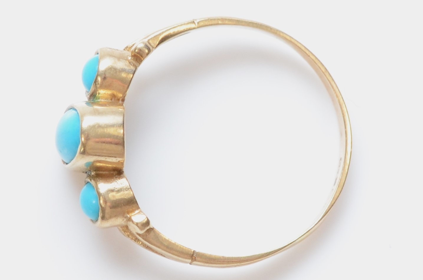 A 9ct gold and three turquoise ring, J 1/2, 1.3gm - Image 2 of 2