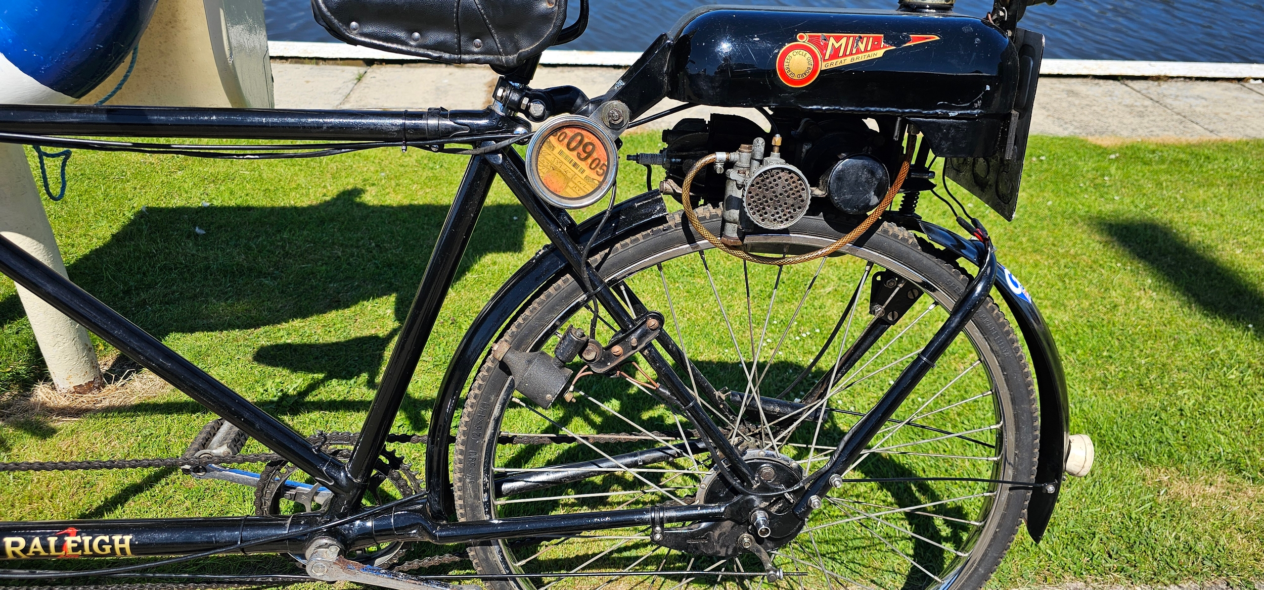 1950 Raleigh Trojan Minimoter, 49cc. Registration number GET 389 (non transferrable). Frame number - Image 10 of 12