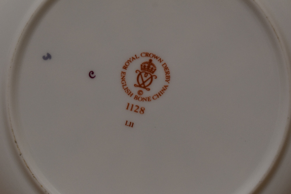 A modern Royal Crown Derby plate in the Imari pallet, model number 1128. - Image 2 of 2