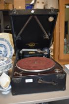 An early 20th Century Columbia Viva-Tonal gramophone, No. 112A, measuring 30cm x 40cm