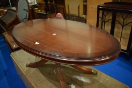 A reproduction Regency oval coffee table, approx. 118 x 65cm