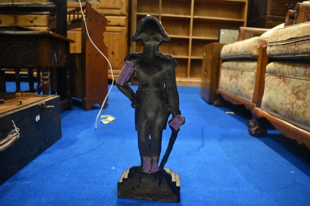 A vintage cast iron doorstop modelled as Nelson - Image 2 of 4