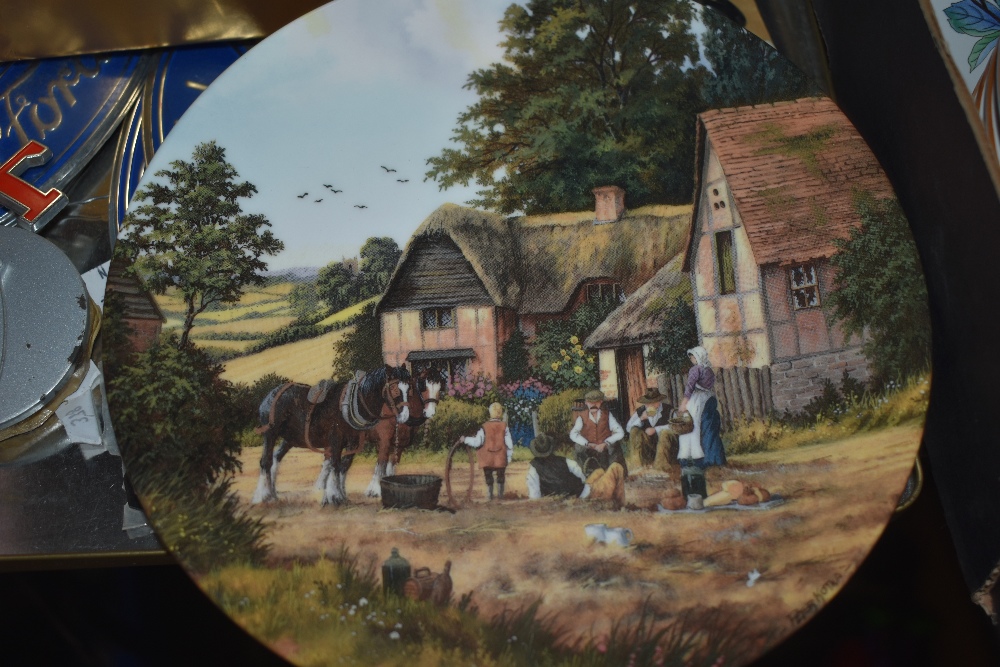 Twenty six assorted limited edition display plates including Wedgwood 'Country Days' series, Royal - Image 2 of 6