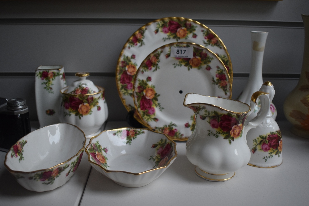 A small collection of Royal Albert Old Country Roses patterned items, to include trinket dishes