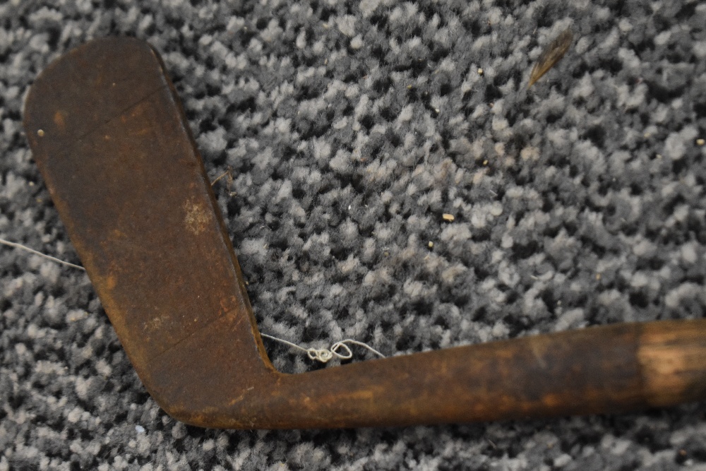 A collection of vintage hickory shafted golf clubs in case. - Image 33 of 36