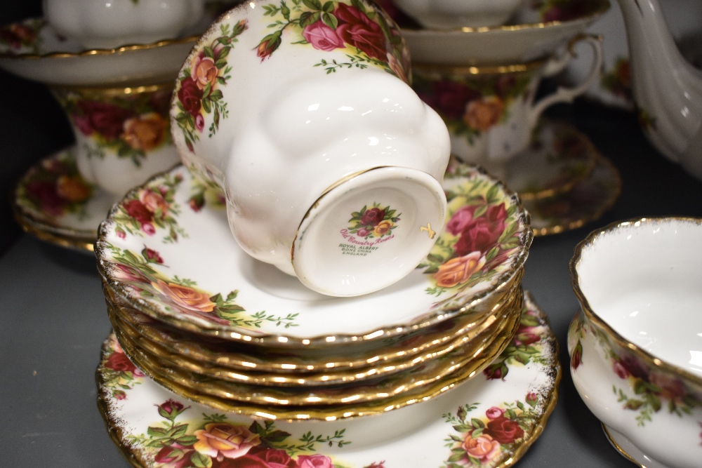 A quantity of Royal Albert Old Country Roses patterned teaware, to include teapot, sandwich - Image 2 of 2