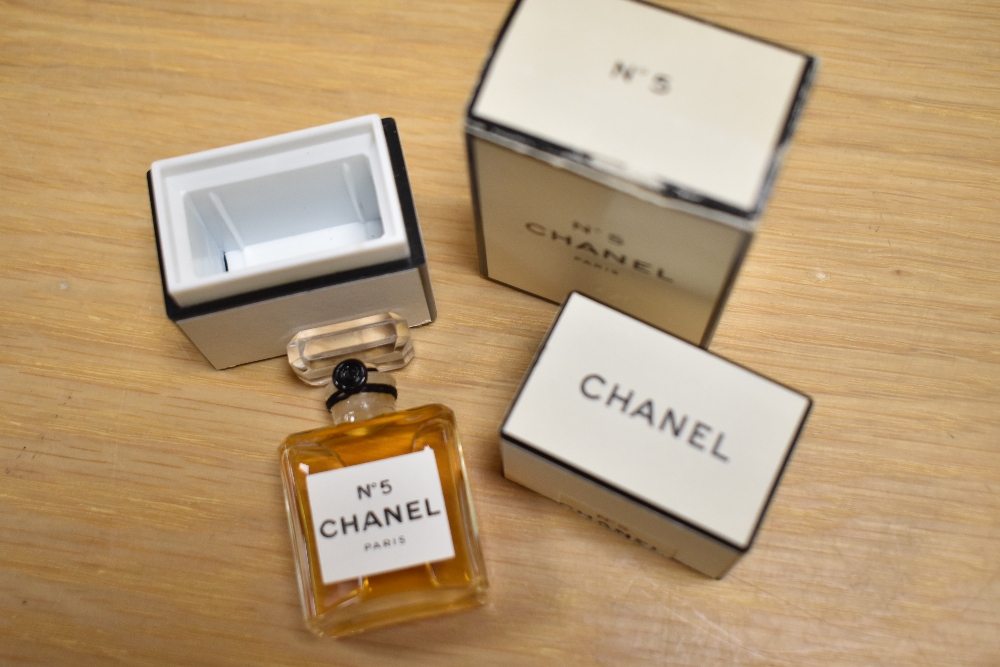 A boxed bottle of c.1950s Chanel No.5 perfume, 7ml - Image 2 of 2