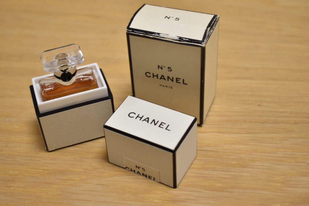 A boxed bottle of c.1950s Chanel No.5 perfume, 7ml