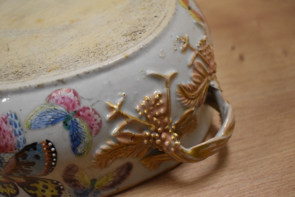 A 19th/20th Century Chinese porcelain oval dish, decorated in polychrome with butterflies, measuring - Image 5 of 6