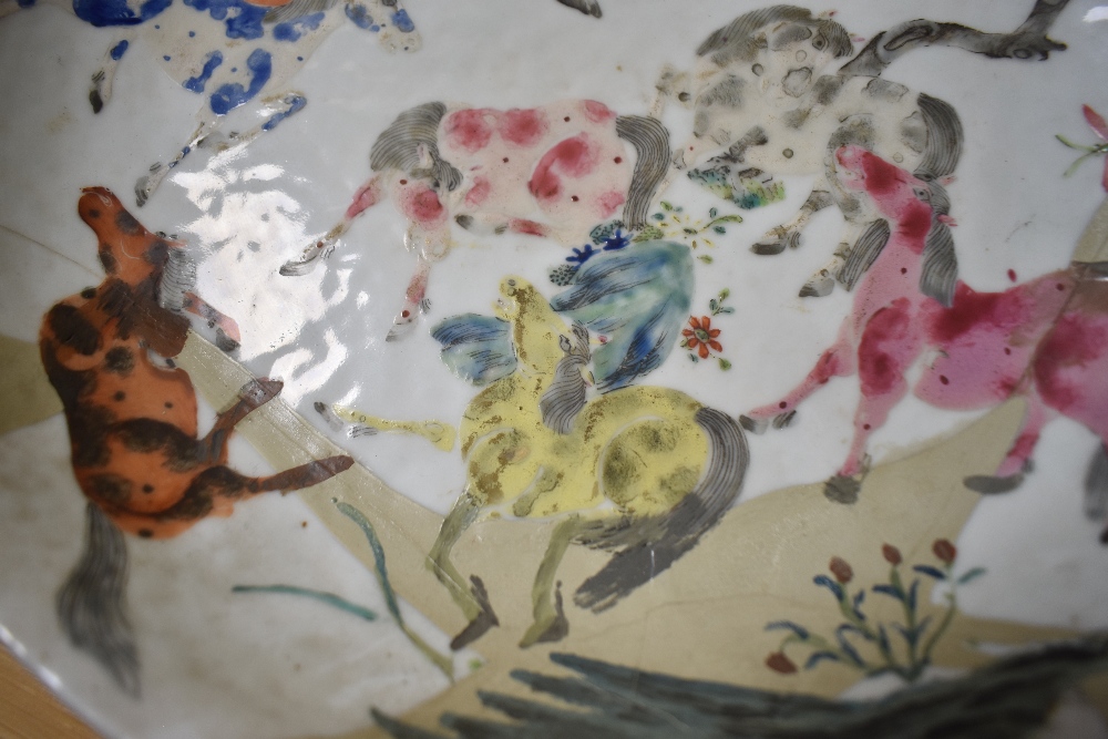 A late 19th/early 20th Century Chinese Famille Rose charger, decorated with a depiction of the 8 - Image 2 of 3