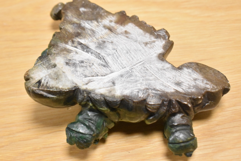 A detailed Chinese green stone hippo group carving, possibly Nephrite, measuring 22cm long - Image 3 of 3