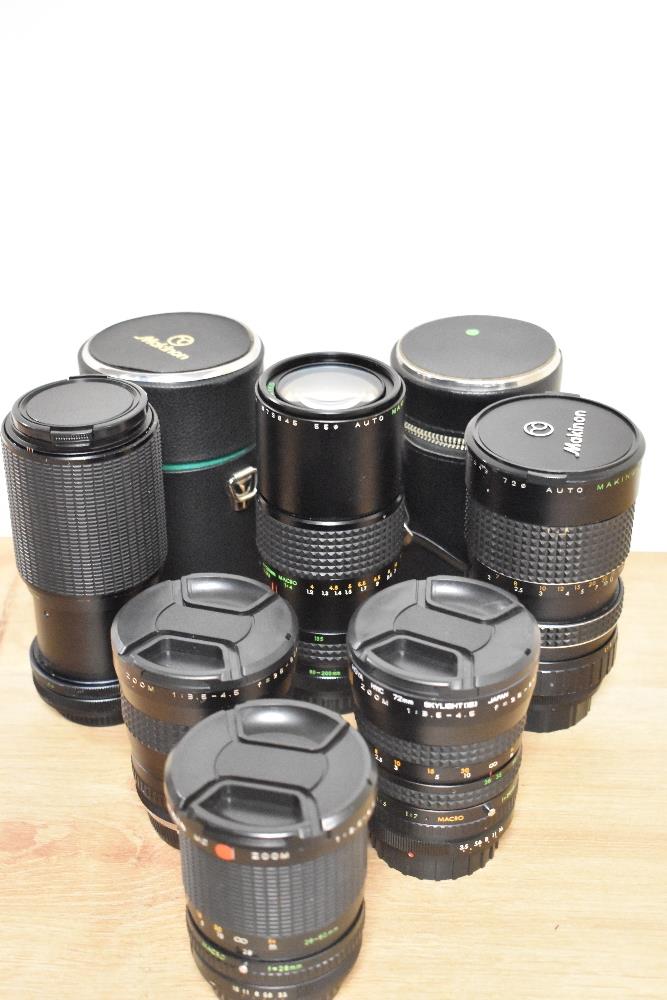 Six Makinon lenses. Two MC Auto Zoom 1:4,5 80-200mm, three MC Auto Zoom 1:3,5-4,5 28-80mm, a MC Auto - Image 6 of 6