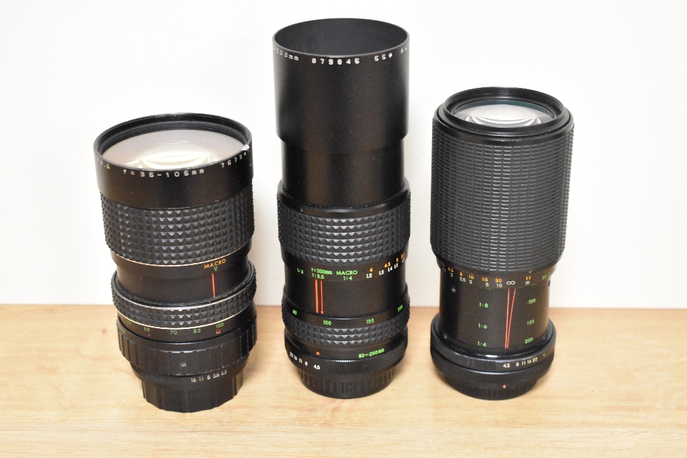 Six Makinon lenses. Two MC Auto Zoom 1:4,5 80-200mm, three MC Auto Zoom 1:3,5-4,5 28-80mm, a MC Auto - Image 2 of 6