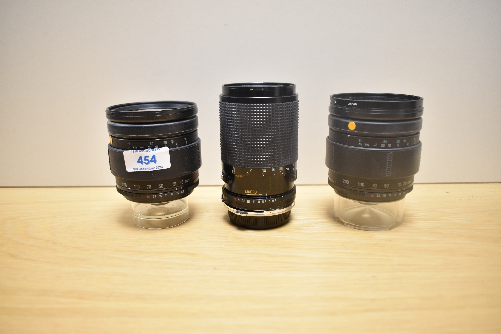 Eight Tamron lenses. A 1:3,5-4,5 35-135mm, a Tele Macro 1:3,5-4,2 35-135mm, a SP 1:3,5-4,2 35-210mm, - Image 3 of 5