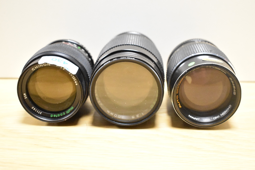 Three Chinon lenses. A MC 1:2,8 135mm, an Auto 1:2,8 135mm and an Auto MC 1:3,5 200mm - Image 2 of 3