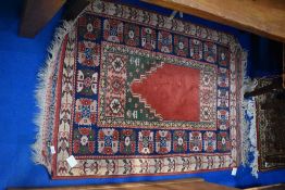 A persian style rug, approx. 140 x 97cm