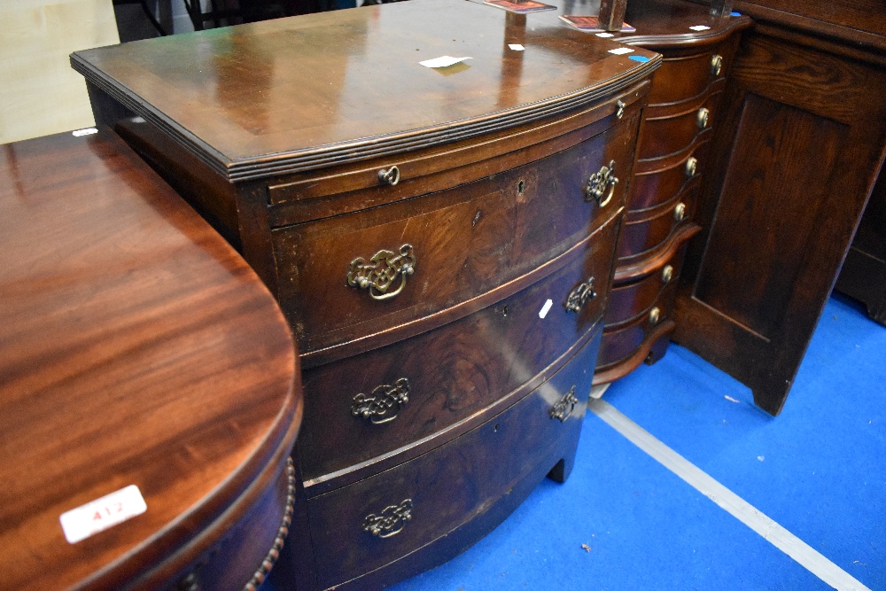 A reproduction dwarf chest of bow fronted drawers, approx. Dimensions W59 D43 H78cm - Image 3 of 6