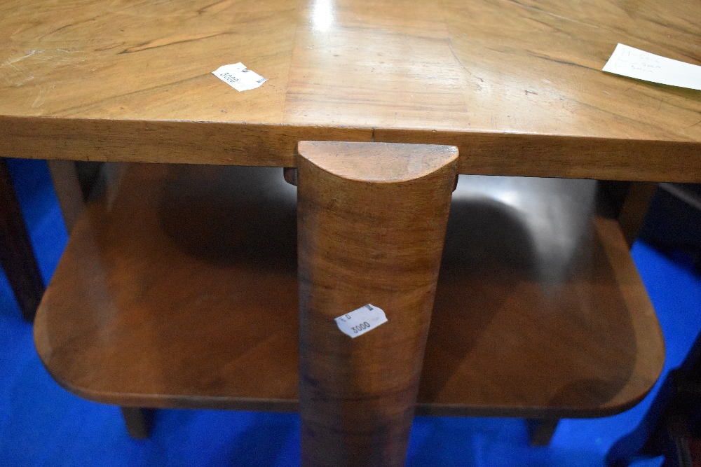 A 1930s walnut occasional/coffee or bedside tabl with undershelf, and Queen Anne style dressing - Image 6 of 7